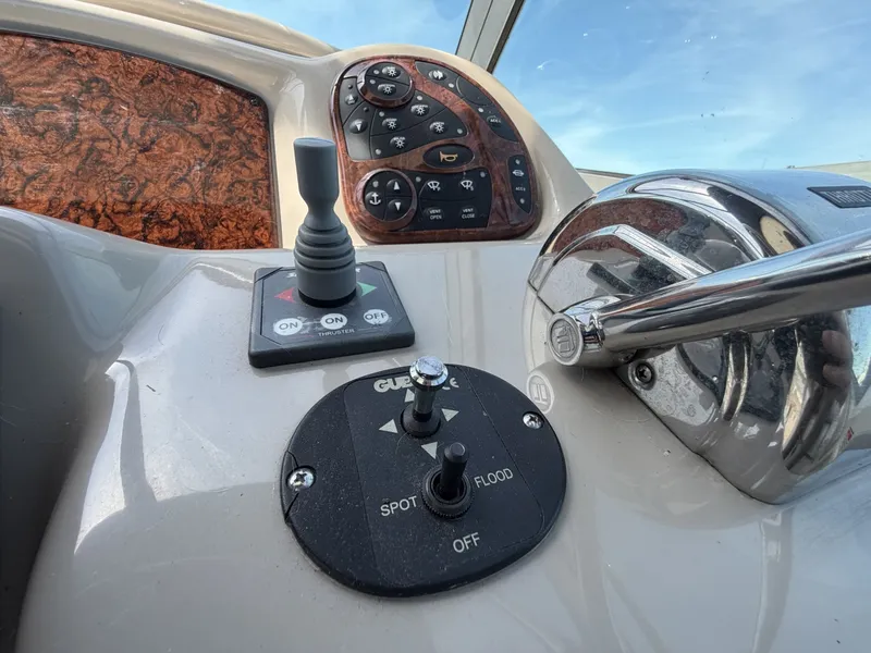 Slide: The Image of Sea Ray 320 Sundancer 2006 - 6046786