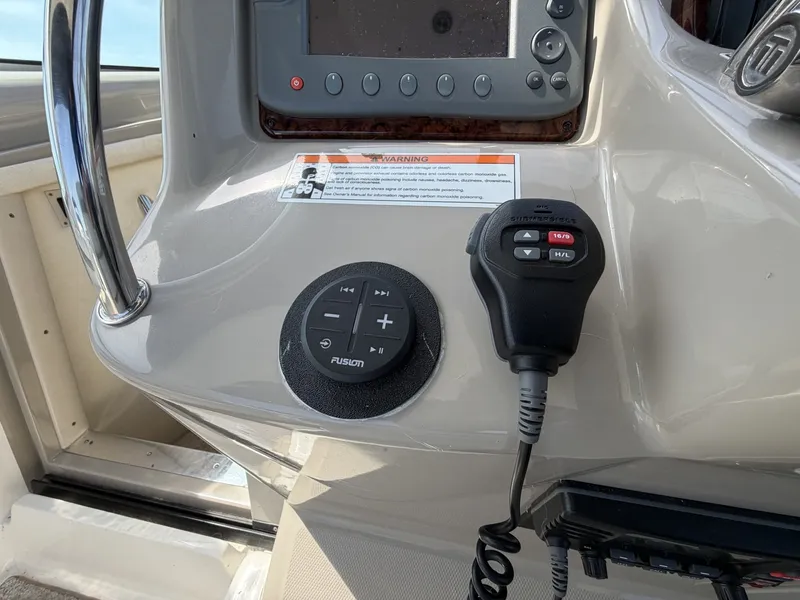 Slide: The Image of Sea Ray 320 Sundancer 2006 - 6046784