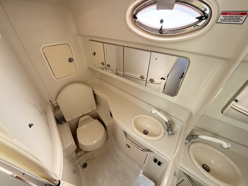 Slide: The Image of Sea Ray 320 Sundancer 2006 - 6046819