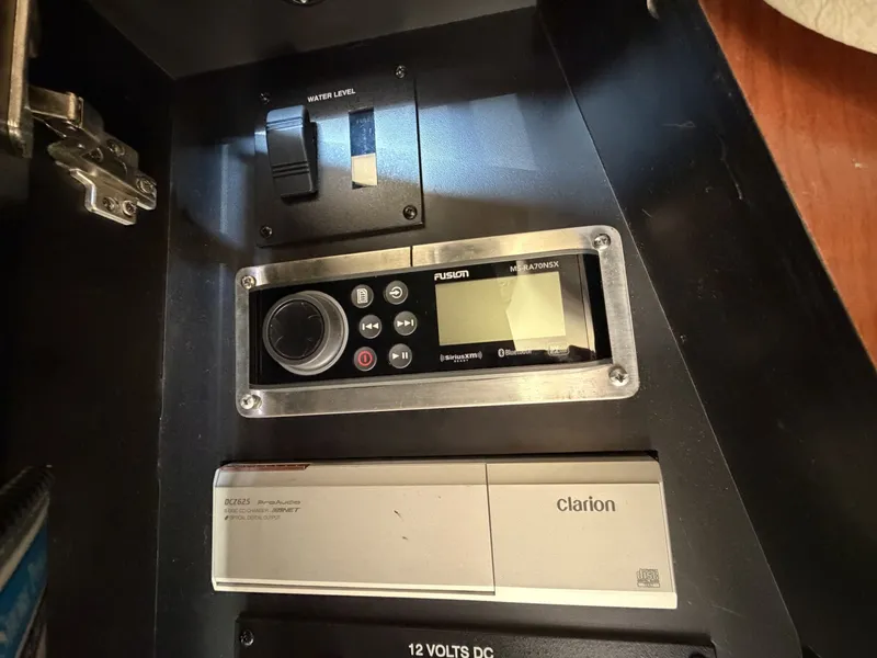 Slide: The Image of Sea Ray 320 Sundancer 2006 - 6046811