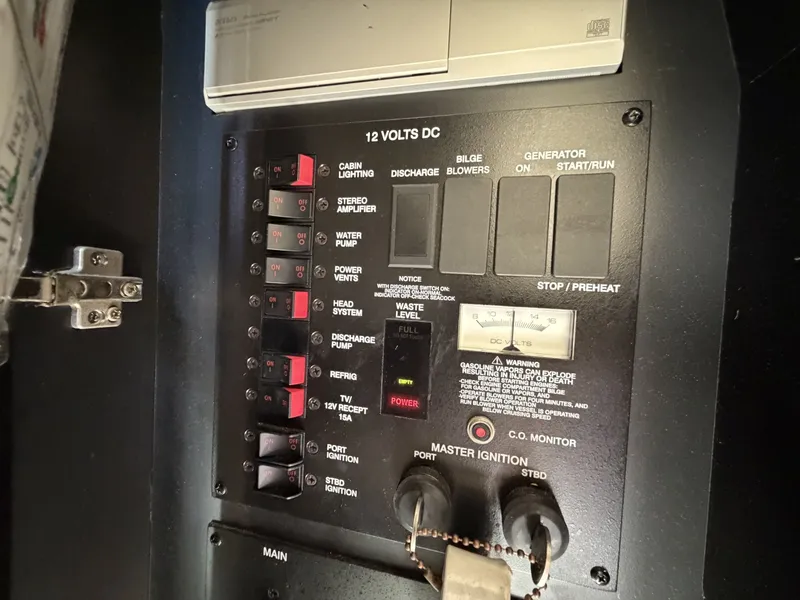 Slide: The Image of Sea Ray 320 Sundancer 2006 - 6046812