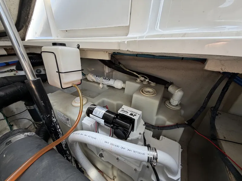 Slide: The Image of Sea Ray 320 Sundancer 2006 - 6046794