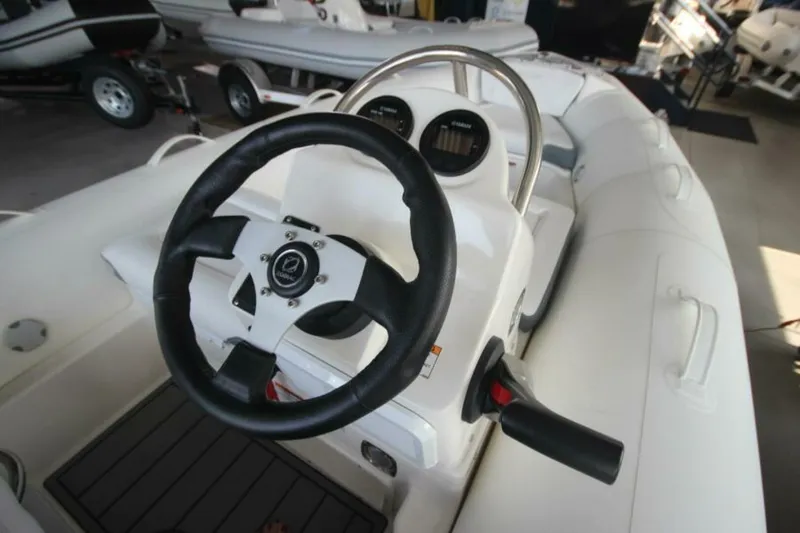 Slide: The Image of Zodiac Yachtline 440 DL NEO 2026 - 7382008