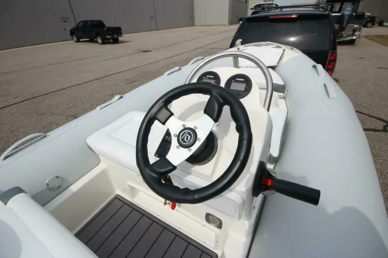 Slide: The Image of Zodiac Yachtline 440 DL NEO 2026 - 7382015