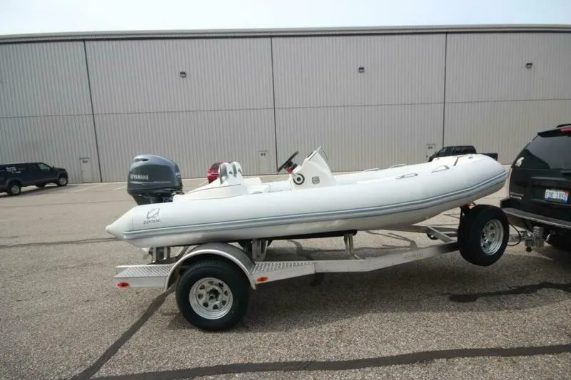 Slide: The Image of Zodiac Yachtline 440 DL NEO 2026 - 7382003