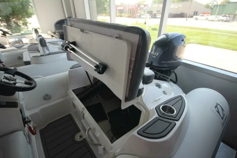 Slide: The Image of Zodiac Yachtline 440 DL NEO 2026 - 7382004
