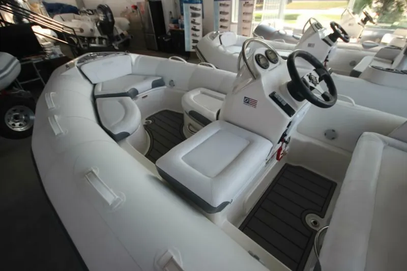 Slide: The Image of Zodiac Yachtline 440 DL NEO 2026 - 7382006