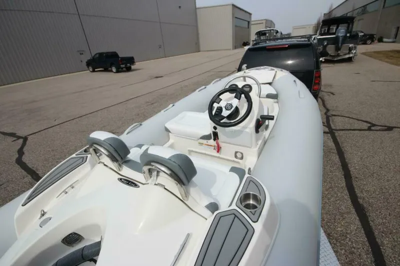 Slide: The Image of Zodiac Yachtline 440 DL NEO 2026 - 7382007