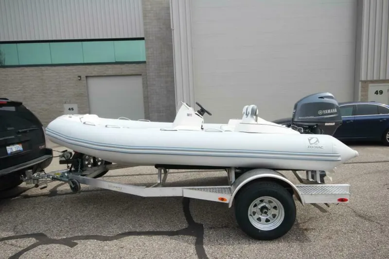 Slide: The Image of Zodiac Yachtline 440 DL NEO 2026 - 7381999