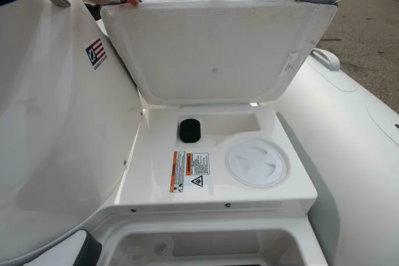 Slide: The Image of Zodiac Yachtline 440 DL NEO 2026 - 7382019