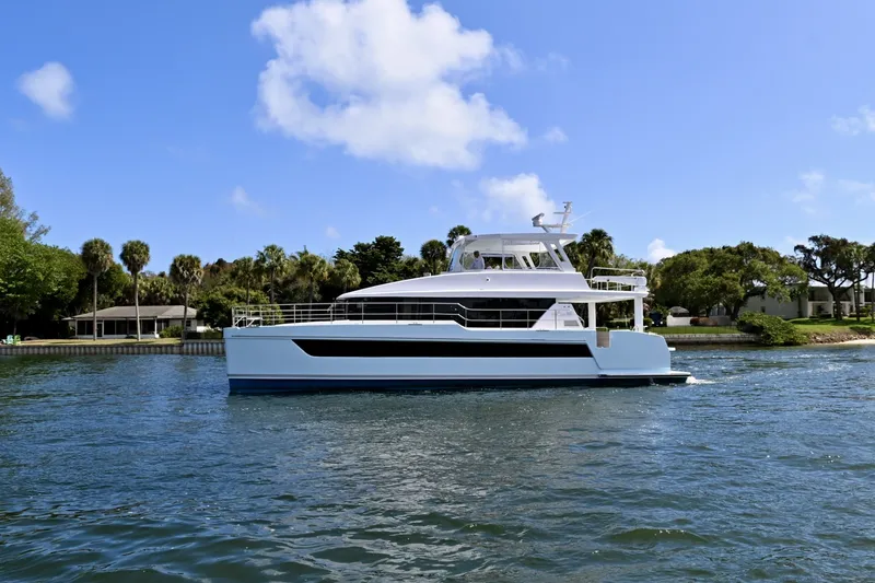 Slide: The Image of Two Oceans 555 - Profile 2024 Two Oceans 555 - 6048783