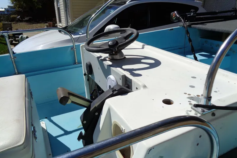 Slide: The Image of Boston Whaler 17 Montauk 1970 - 6047475