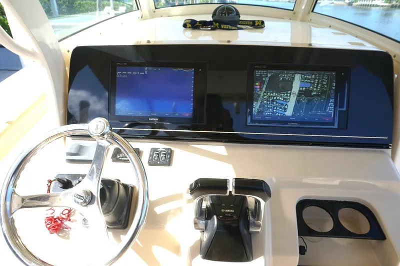 Slide: The Image of Scout 300 LXF 2017 - 6048339