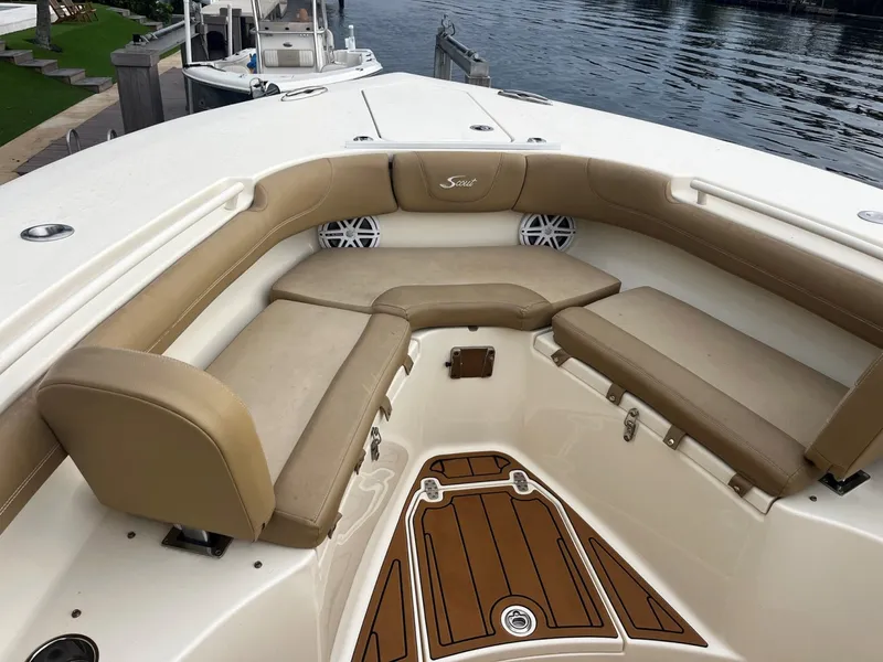 Slide: The Image of Scout 300 LXF 2017 - 6780872