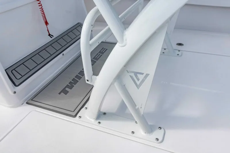 Slide: The Image of Twin Vee 22 BayCat 2026 - 6048157