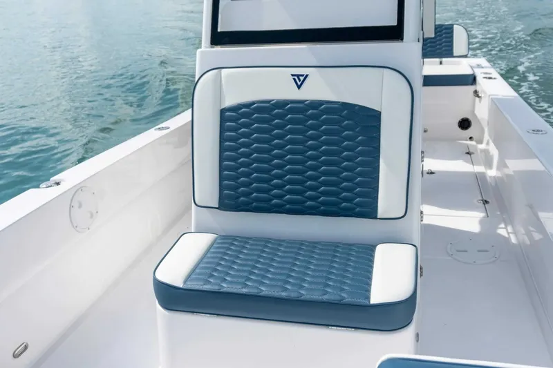 Slide: The Image of Twin Vee 22 BayCat 2026 - 6048165