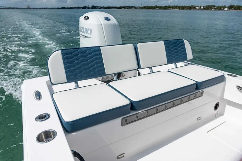 Slide: The Image of Twin Vee 22 BayCat 2026 - 6048164