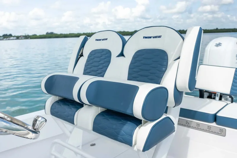 Slide: The Image of Twin Vee 22 BayCat 2026 - 6048163