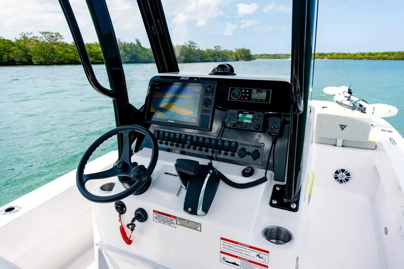 Slide: The Image of Twin Vee 22 BayCat 2026 - 6048168