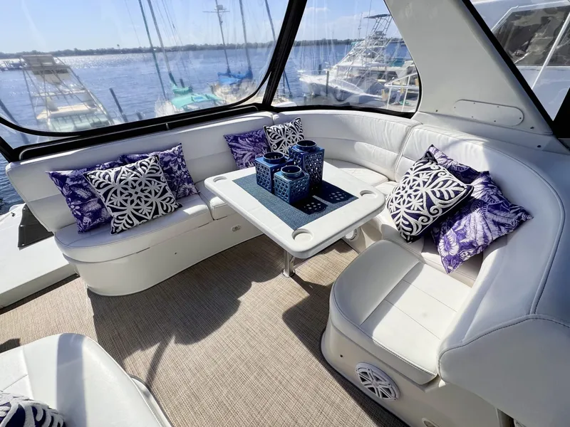 Slide: The Image of Carver Voyager 530  Flybridge - 6050017