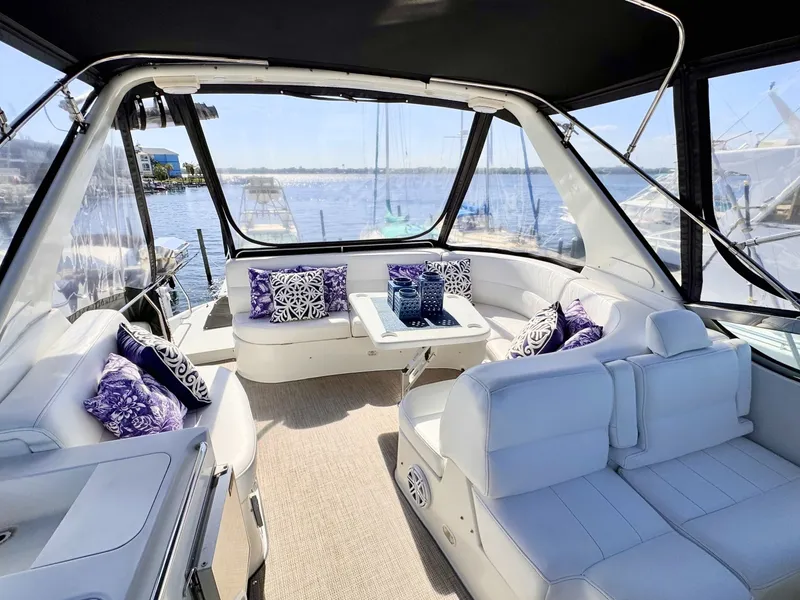 Slide: The Image of Carver Voyager 530  Flybridge - 6050018