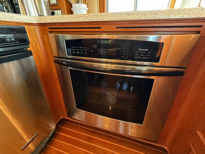 Slide: The Image of Grand Banks 64 Aleutian RP 2003 - 6048900