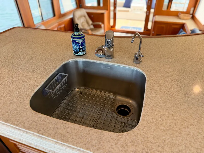 Slide: The Image of Grand Banks 64 Aleutian RP 2003 - 6048867