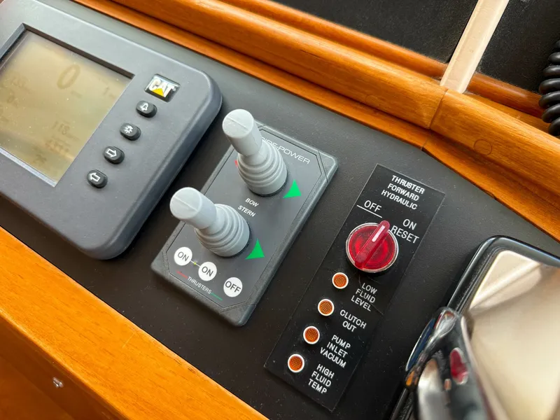 Slide: The Image of Grand Banks 64 Aleutian RP 2003 - 6048832