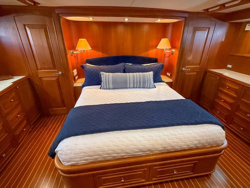 Slide: The Image of Grand Banks 64 Aleutian RP 2003 - 6048817