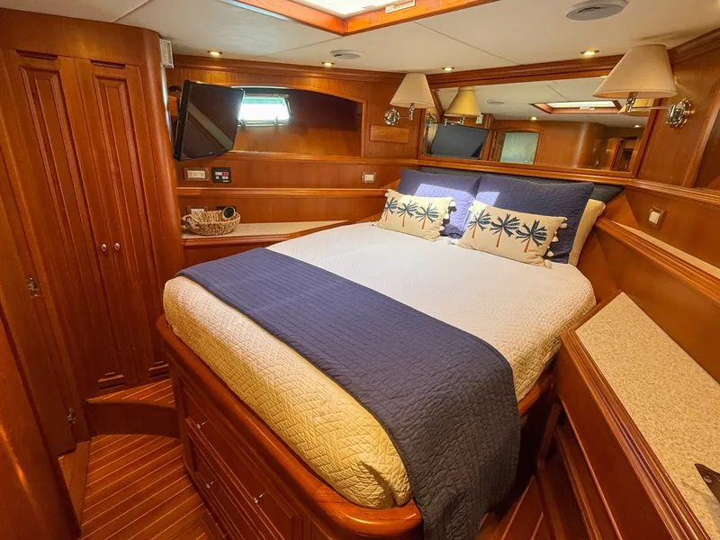 Slide: The Image of Grand Banks 64 Aleutian RP 2003 - 6048813