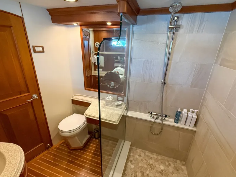 Slide: The Image of Grand Banks 64 Aleutian RP 2003 - 6048885