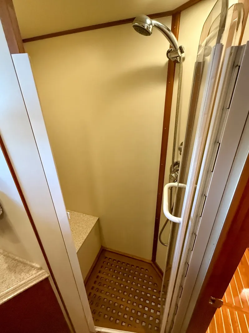 Slide: The Image of Grand Banks 64 Aleutian RP 2003 - 6048882