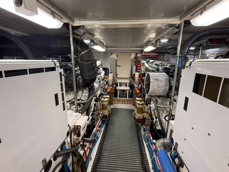 Slide: The Image of Grand Banks 64 Aleutian RP 2003 - 6048823