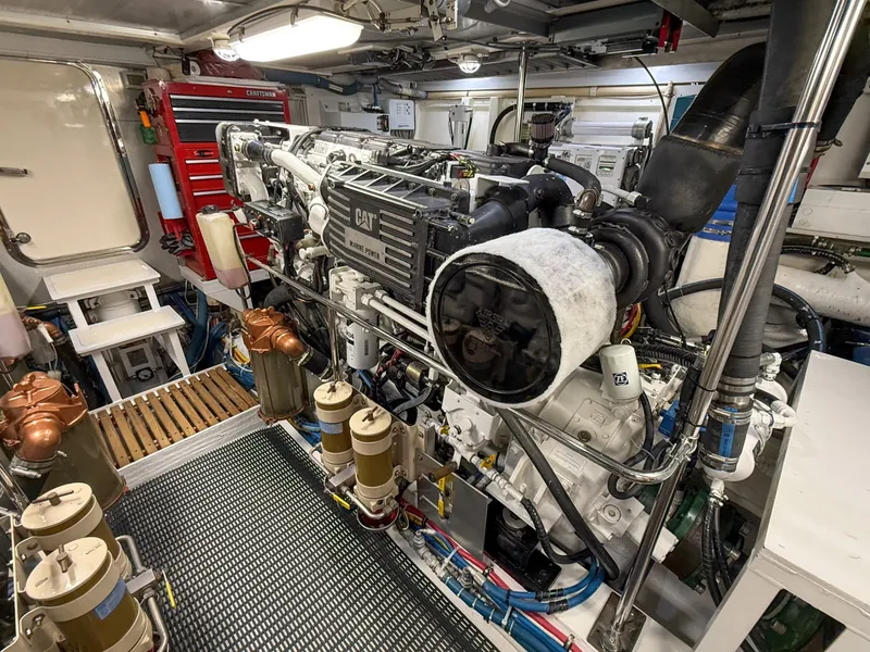 Slide: The Image of Grand Banks 64 Aleutian RP 2003 - 6048825