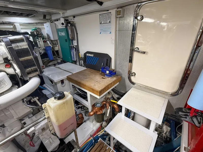 Slide: The Image of Grand Banks 64 Aleutian RP 2003 - 6048826