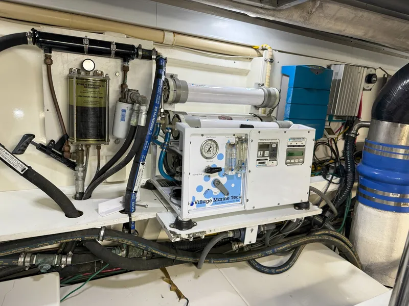 Slide: The Image of Grand Banks 64 Aleutian RP 2003 - 6048830