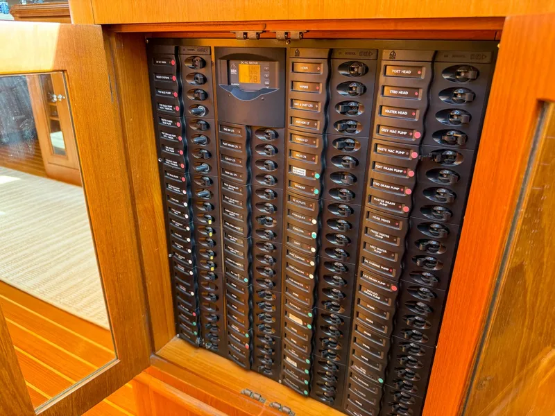 Slide: The Image of Grand Banks 64 Aleutian RP 2003 - 6048875