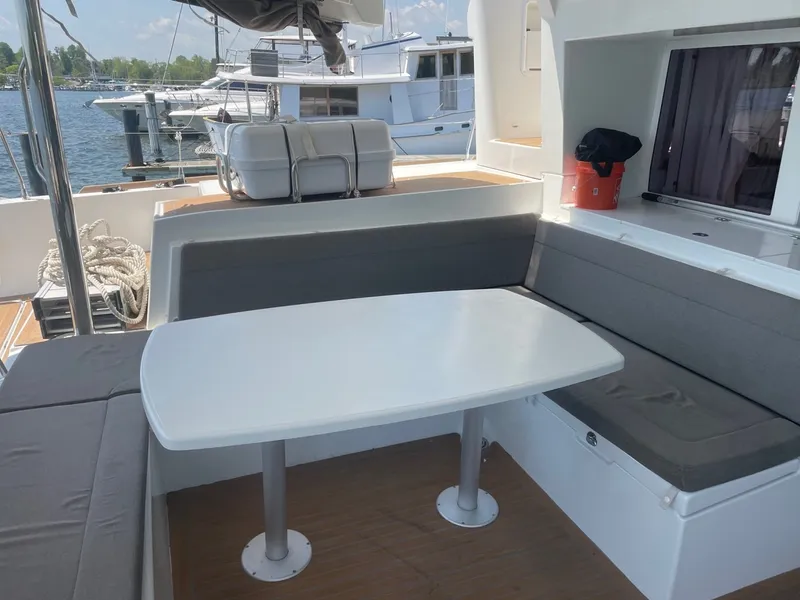 Slide: The Image of Lagoon 450F 2016 - 6055293