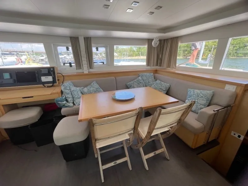 Slide: The Image of Lagoon 450F 2016 - 6055303