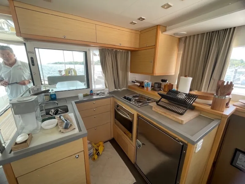 Slide: The Image of Lagoon 450F 2016 - 6055299