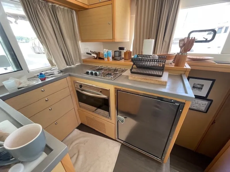 Slide: The Image of Lagoon 450F 2016 - 6055301