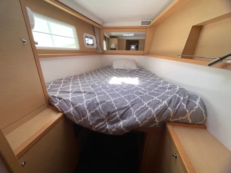 Slide: The Image of Lagoon 450F 2016 - 6055310