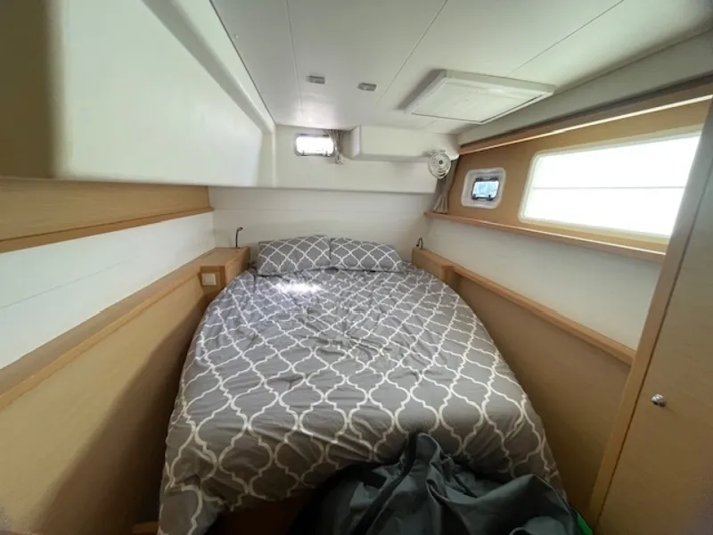 Slide: The Image of Lagoon 450F 2016 - 6055311