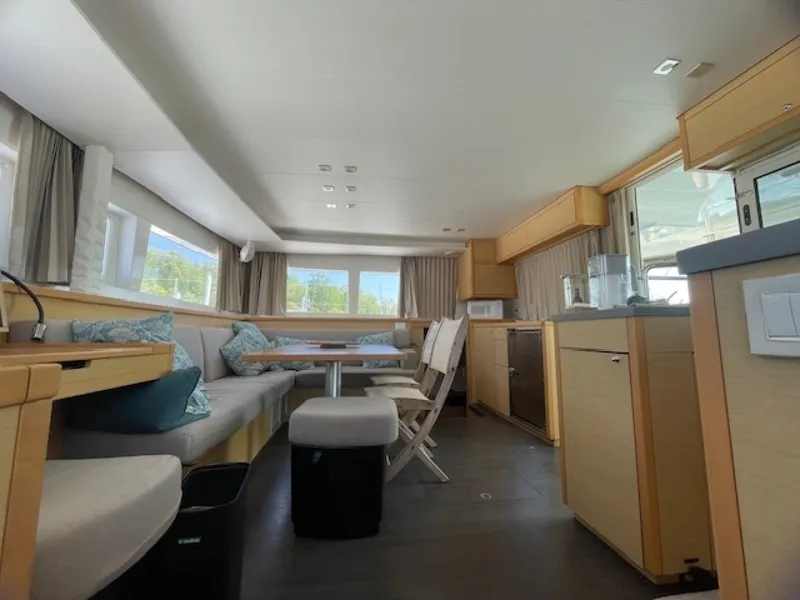 Slide: The Image of Lagoon 450F 2016 - 6055312