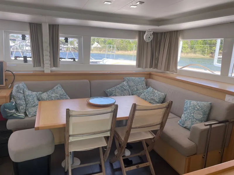 Slide: The Image of Lagoon 450F 2016 - 6055259