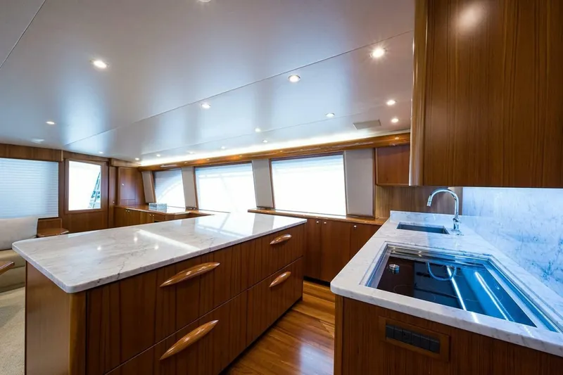 Slide: The Image of Weaver Custom Sportfish 2017 - 6049049