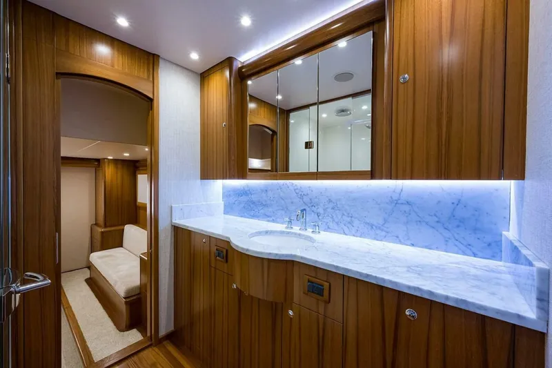 Slide: The Image of Weaver Custom Sportfish 2017 - 6049070