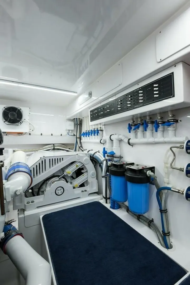 Slide: The Image of Weaver Custom Sportfish 2017 - 6049100