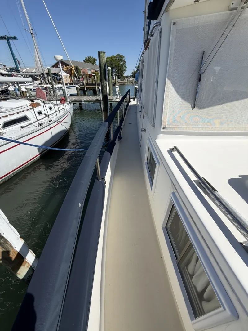 Slide: The Image of Grand Banks Classic 46 1991 - 6111708