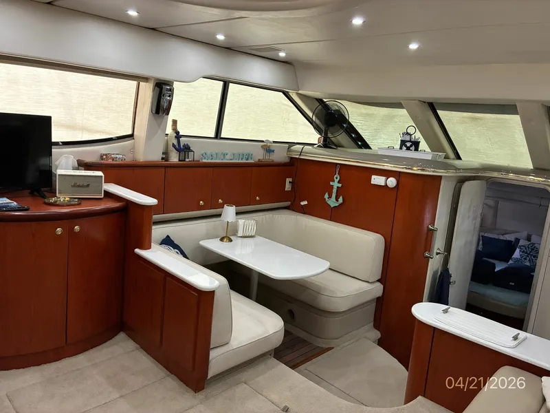 Slide: The Image of 41' Maxum Salon - 6063762